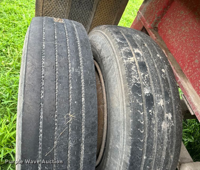 image for item DS4206 1986 Fruehauf end dump trailer