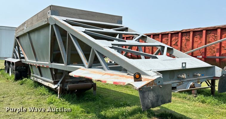 image for item DS4207 2013 Manac  bottom dump trailer