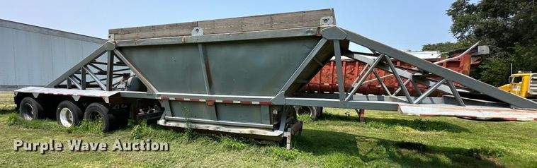 image for item DS4207 2013 Manac  bottom dump trailer