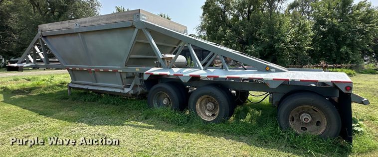 image for item DS4207 2013 Manac  bottom dump trailer