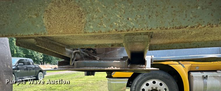 image for item DS4207 2013 Manac  bottom dump trailer