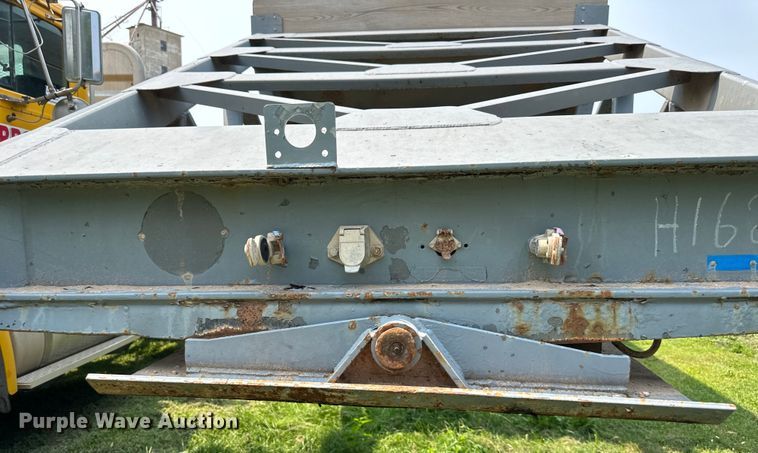 image for item DS4207 2013 Manac  bottom dump trailer
