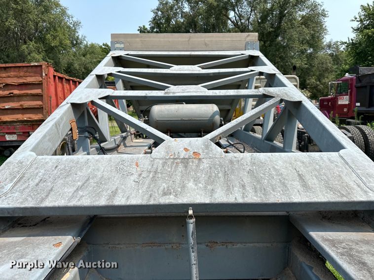image for item DS4207 2013 Manac  bottom dump trailer