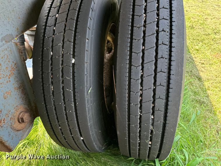 image for item DS4207 2013 Manac  bottom dump trailer