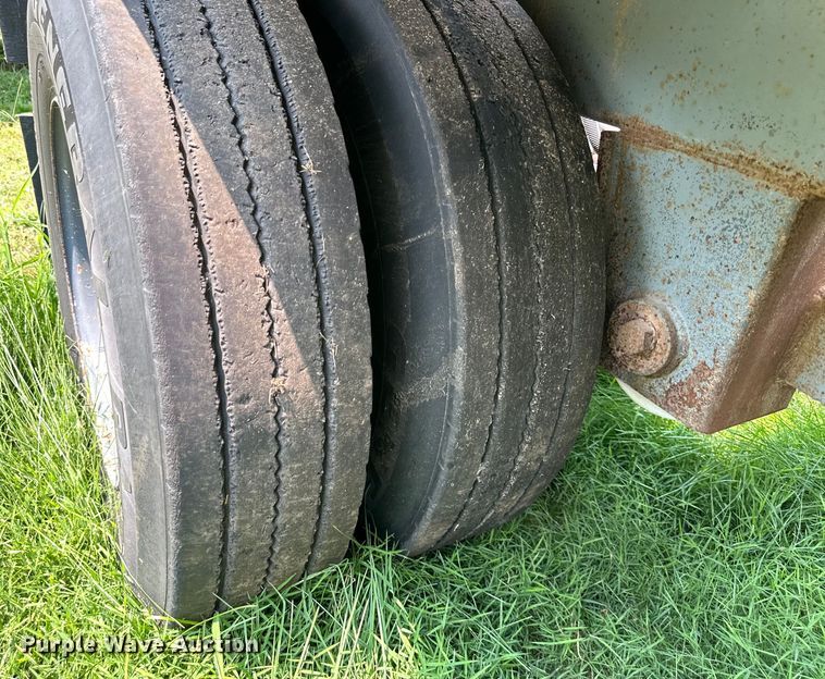 image for item DS4207 2013 Manac  bottom dump trailer