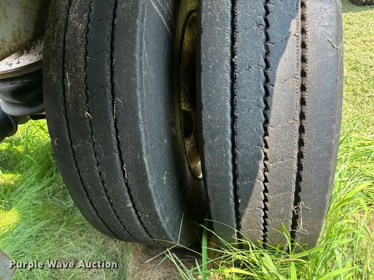 image for item DS4207 2013 Manac  bottom dump trailer