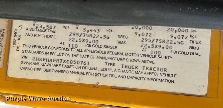 image for item DS4208 1999 International 9400 semi truck