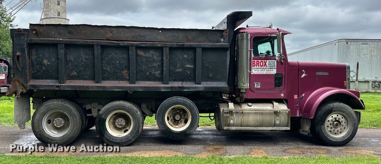 image for item DS4209 1988 Freightliner  FLC dump truck