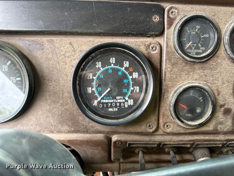 image for item DS4209 1988 Freightliner  FLC dump truck