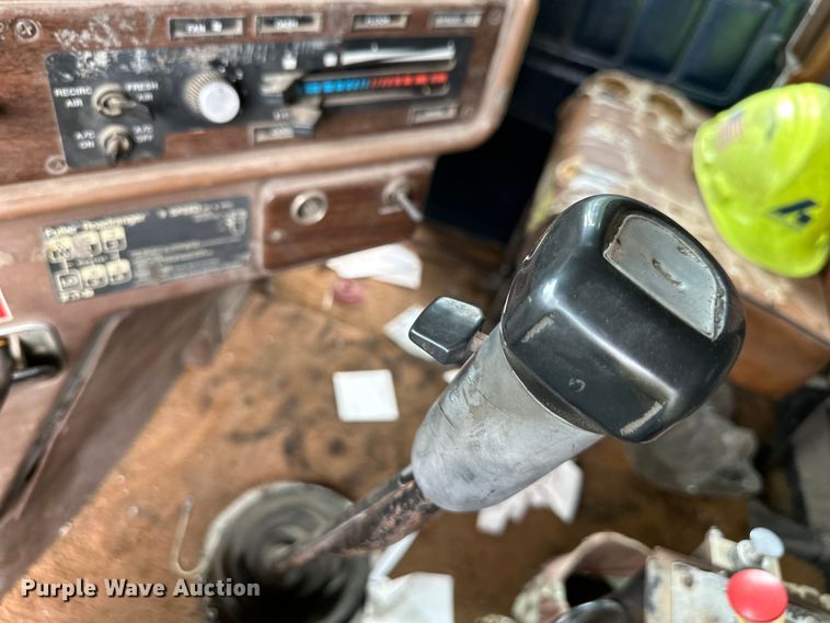 image for item DS4209 1988 Freightliner  FLC dump truck