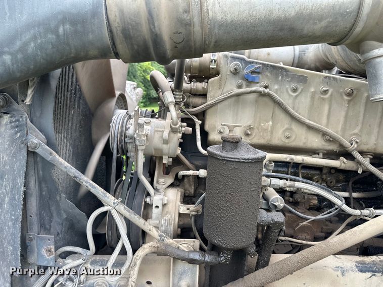 image for item DS4209 1988 Freightliner  FLC dump truck