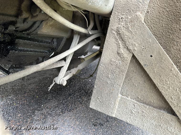 image for item DS4209 1988 Freightliner  FLC dump truck