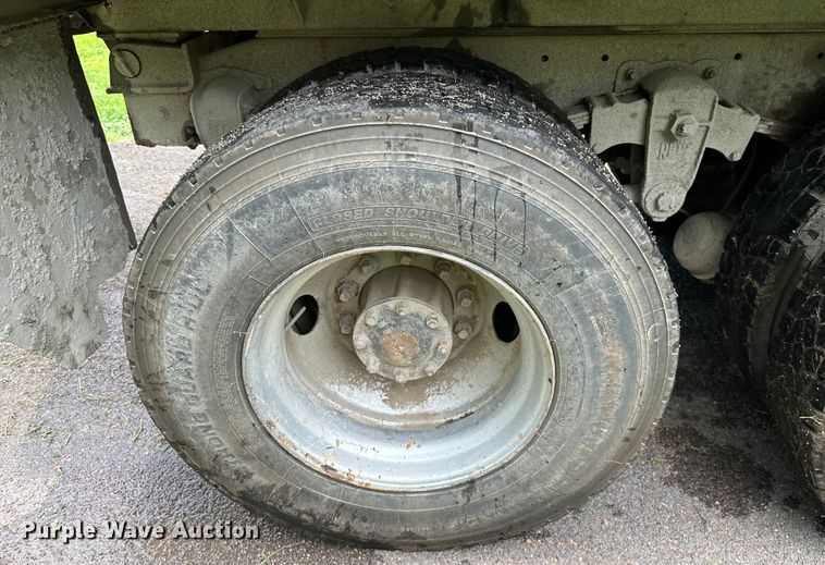 image for item DS4209 1988 Freightliner  FLC dump truck