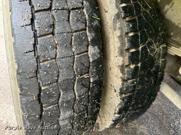 image for item DS4209 1988 Freightliner  FLC dump truck