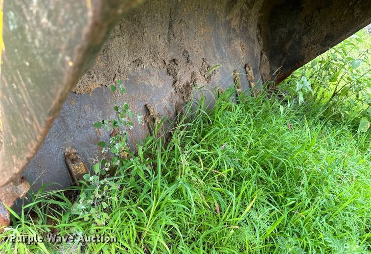 image for item DS4211 International Harvester  250 track loader