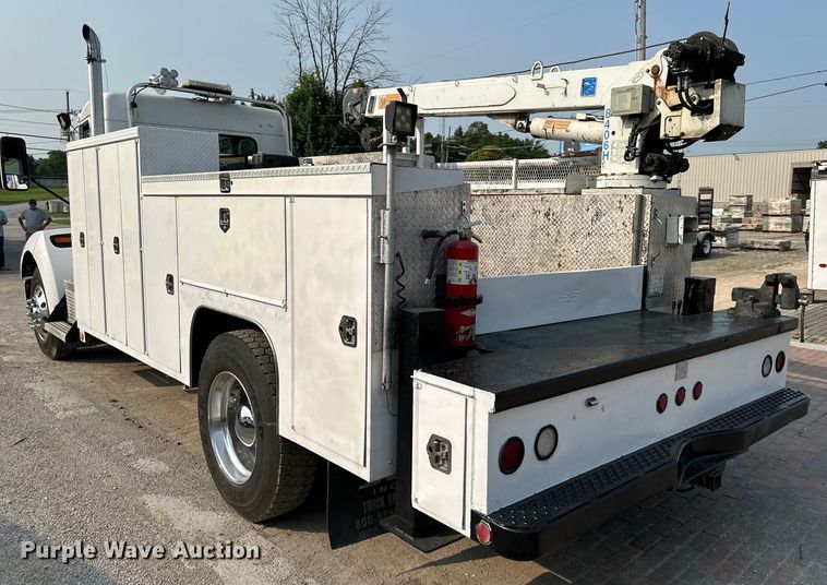 image for item DS4214 2005 Kenworth  T300 utility / service truck