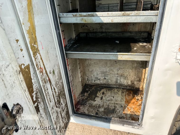 image for item DS4214 2005 Kenworth  T300 utility / service truck