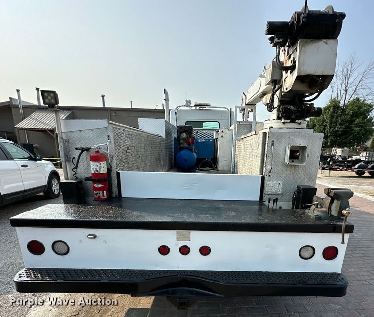 image for item DS4214 2005 Kenworth  T300 utility / service truck