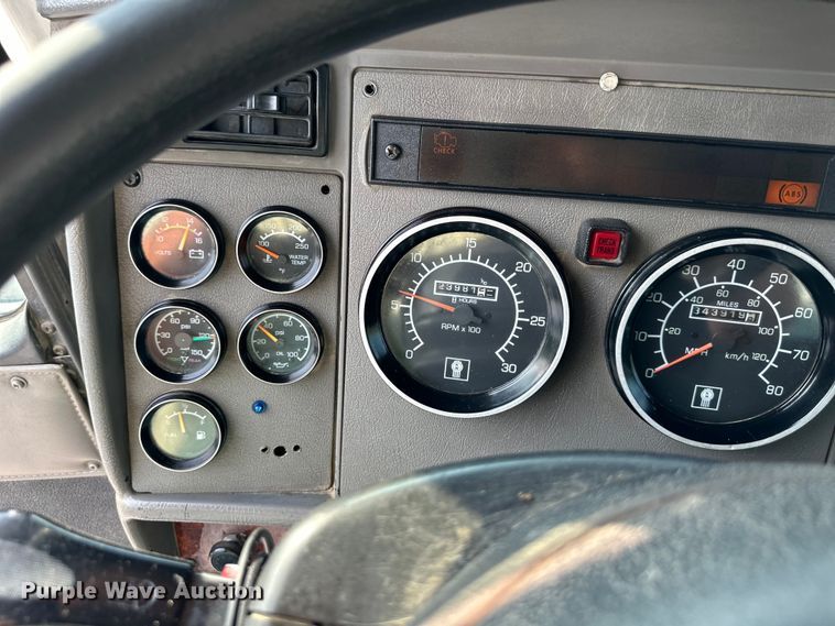 image for item DS4214 2005 Kenworth  T300 utility / service truck