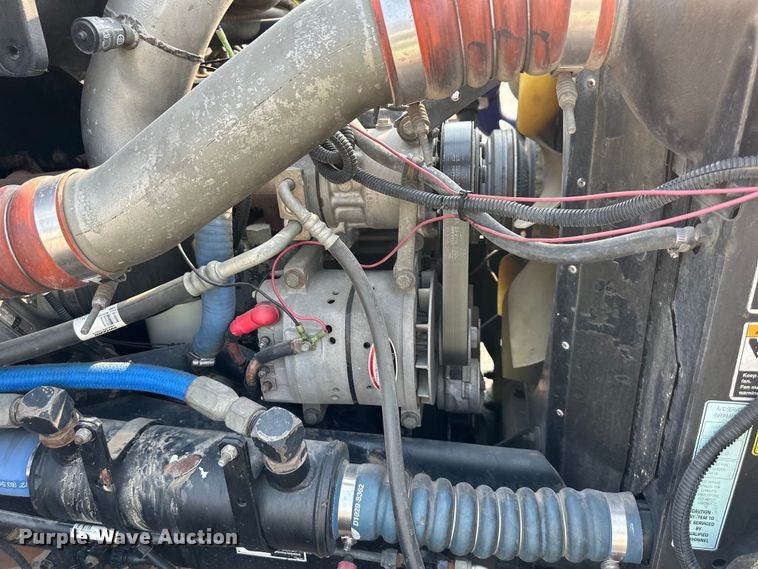 image for item DS4214 2005 Kenworth  T300 utility / service truck