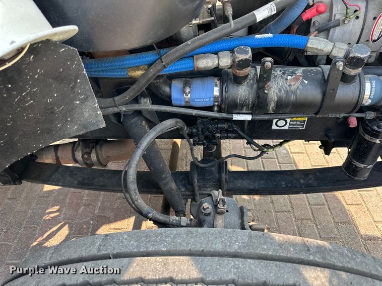 image for item DS4214 2005 Kenworth  T300 utility / service truck