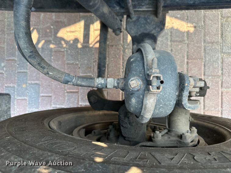 image for item DS4214 2005 Kenworth  T300 utility / service truck