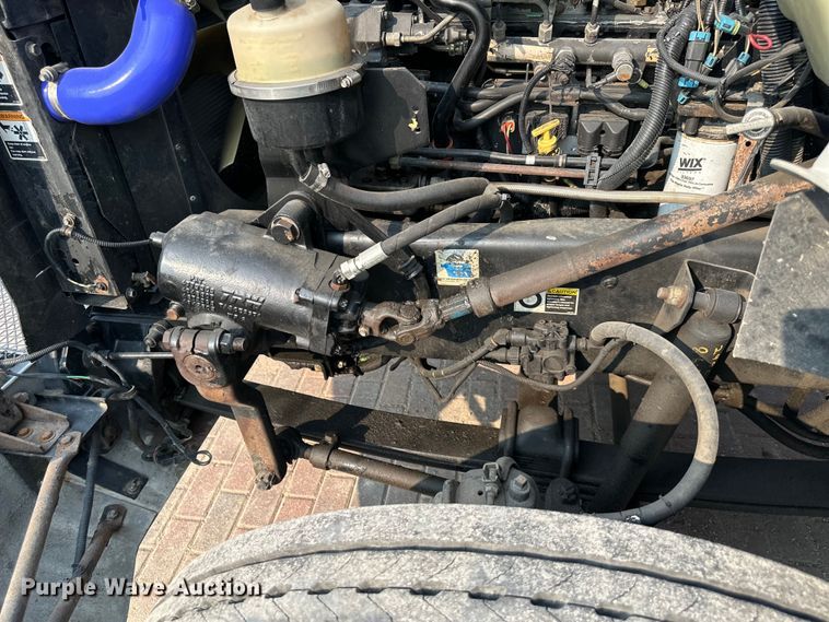 image for item DS4214 2005 Kenworth  T300 utility / service truck