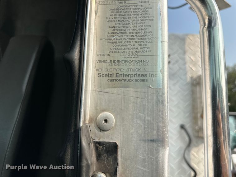 image for item DS4214 2005 Kenworth  T300 utility / service truck