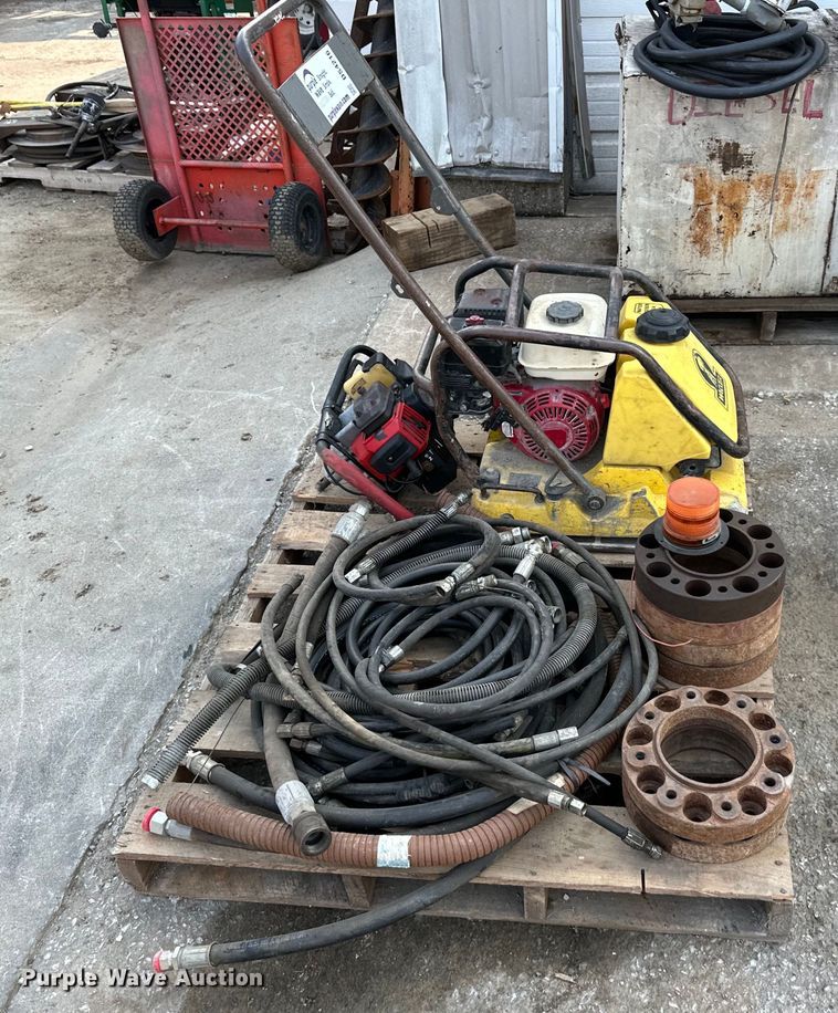 image for item DS4216 Wacker Neuson plate compactor