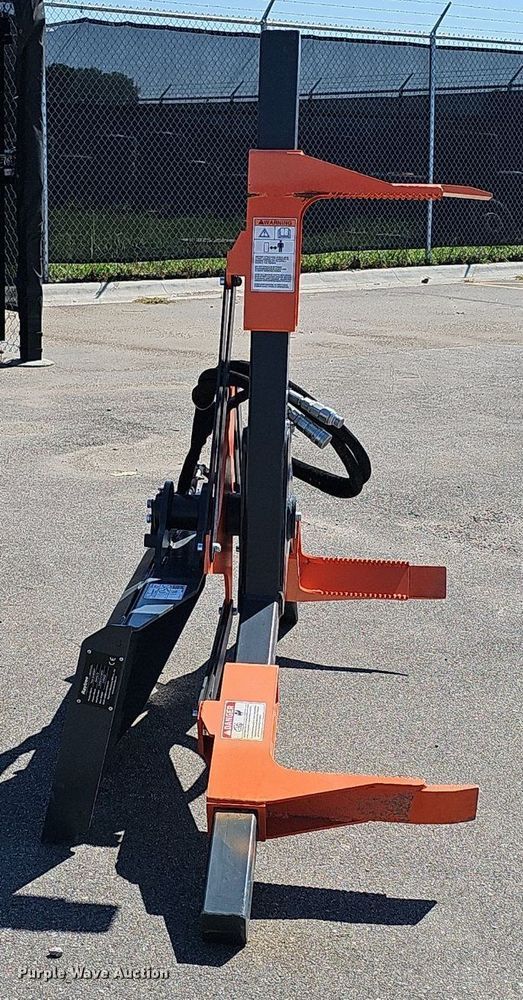 image for item DS4673 2023 Raytree Attachments RMTG70 skid steer tire grabber