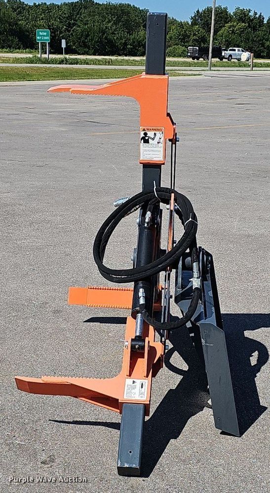 image for item DS4673 2023 Raytree Attachments RMTG70 skid steer tire grabber