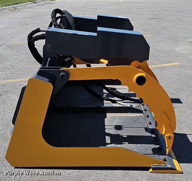 image for item DS4676 2023 Raptor Attachments SS-GRB-72-BO skid steer grapple bucket