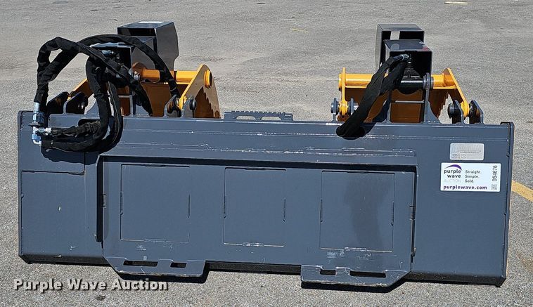 image for item DS4676 2023 Raptor Attachments SS-GRB-72-BO skid steer grapple bucket