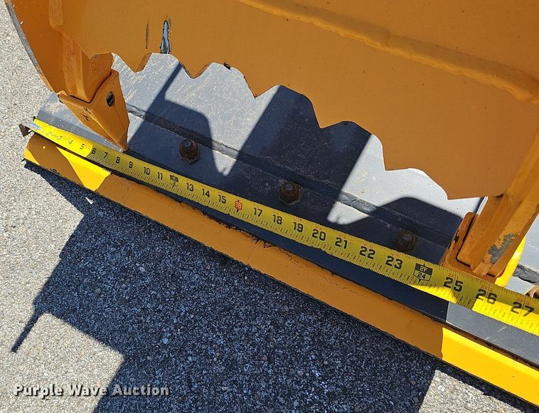 image for item DS4676 2023 Raptor Attachments SS-GRB-72-BO skid steer grapple bucket