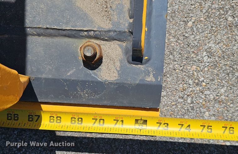 image for item DS4676 2023 Raptor Attachments SS-GRB-72-BO skid steer grapple bucket