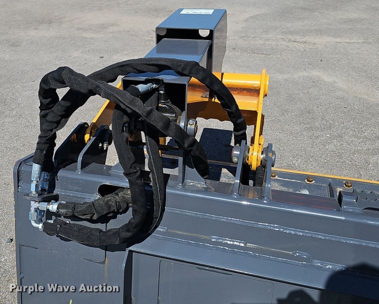 image for item DS4676 2023 Raptor Attachments SS-GRB-72-BO skid steer grapple bucket