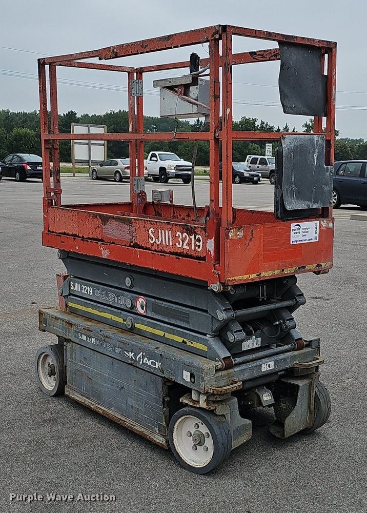 image for item DS4683 2012 Skyjack SJIII 3219 scissor lift