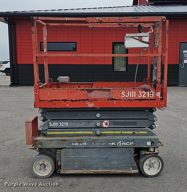 image for item DS4683 2012 Skyjack SJIII 3219 scissor lift