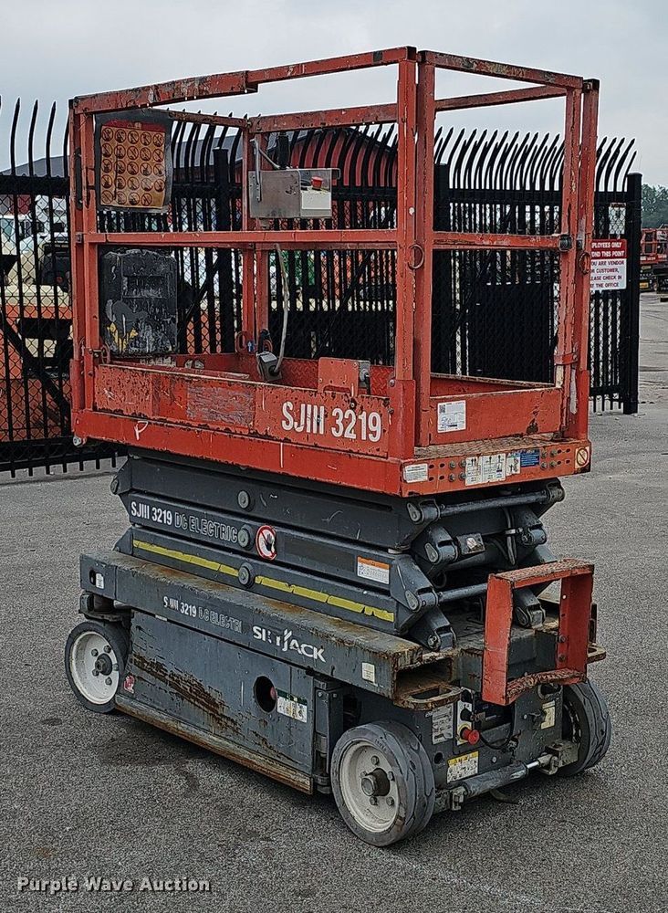 image for item DS4683 2012 Skyjack SJIII 3219 scissor lift