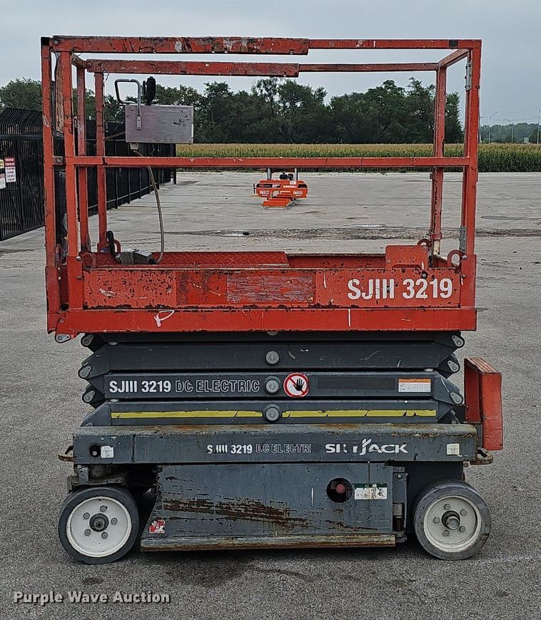 image for item DS4683 2012 Skyjack SJIII 3219 scissor lift