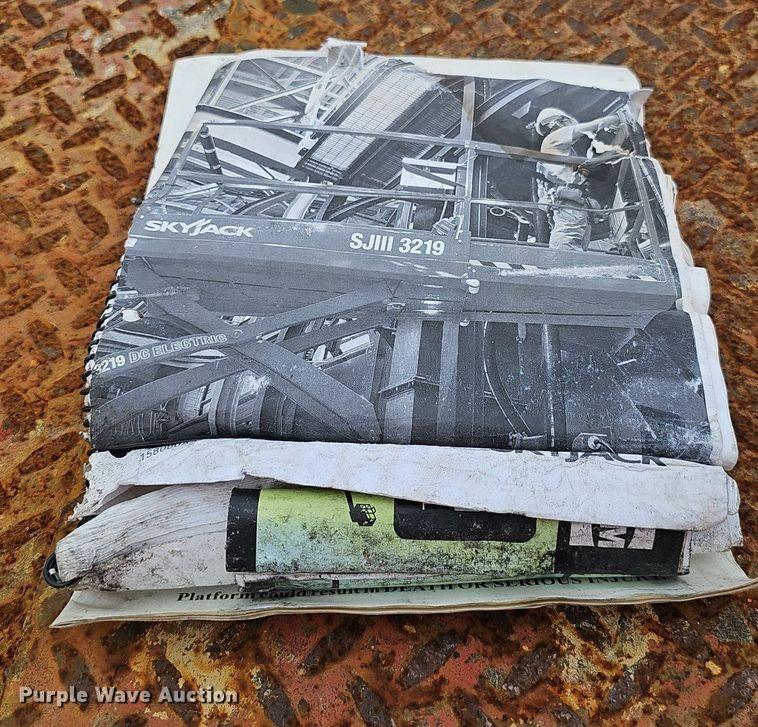 image for item DS4683 2012 Skyjack SJIII 3219 scissor lift