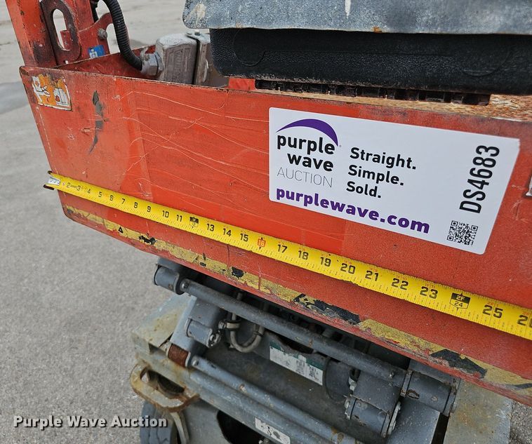 image for item DS4683 2012 Skyjack SJIII 3219 scissor lift
