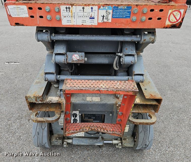 image for item DS4683 2012 Skyjack SJIII 3219 scissor lift