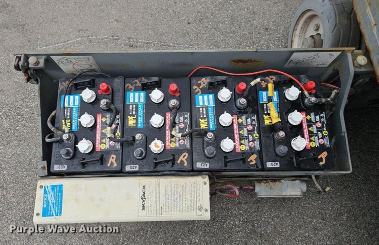 image for item DS4683 2012 Skyjack SJIII 3219 scissor lift