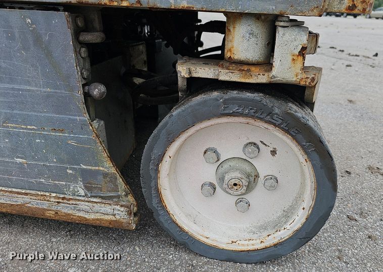 image for item DS4683 2012 Skyjack SJIII 3219 scissor lift