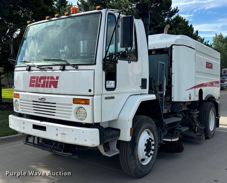 image for item DV5779 2004 Sterling  SC8000 street sweeper truck