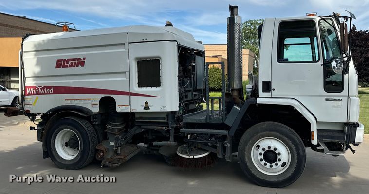 image for item DV5779 2004 Sterling  SC8000 street sweeper truck
