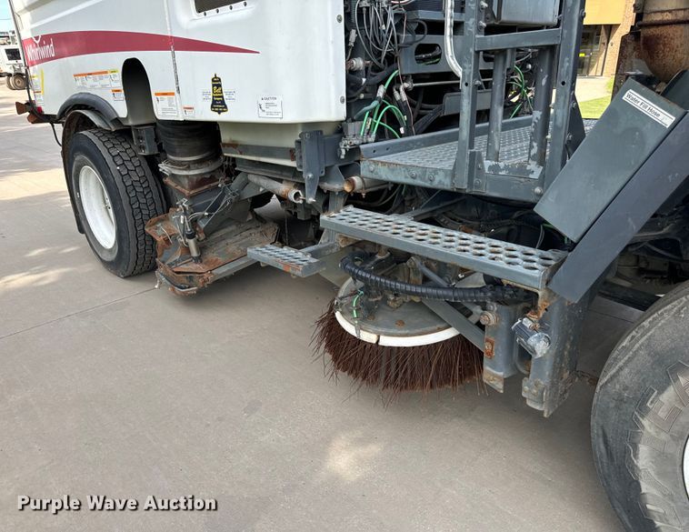image for item DV5779 2004 Sterling  SC8000 street sweeper truck