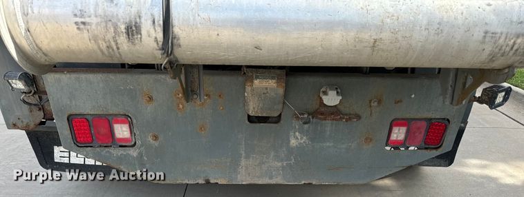 image for item DV5779 2004 Sterling  SC8000 street sweeper truck