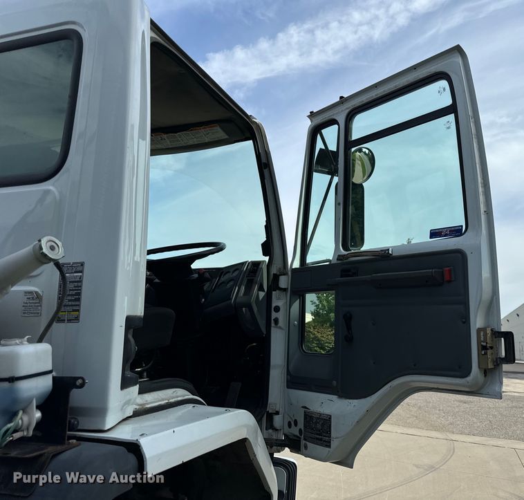 image for item DV5779 2004 Sterling  SC8000 street sweeper truck